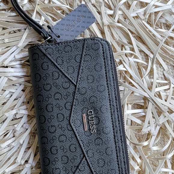 Guess Zip-Around Wallet - Picture 2 of 3